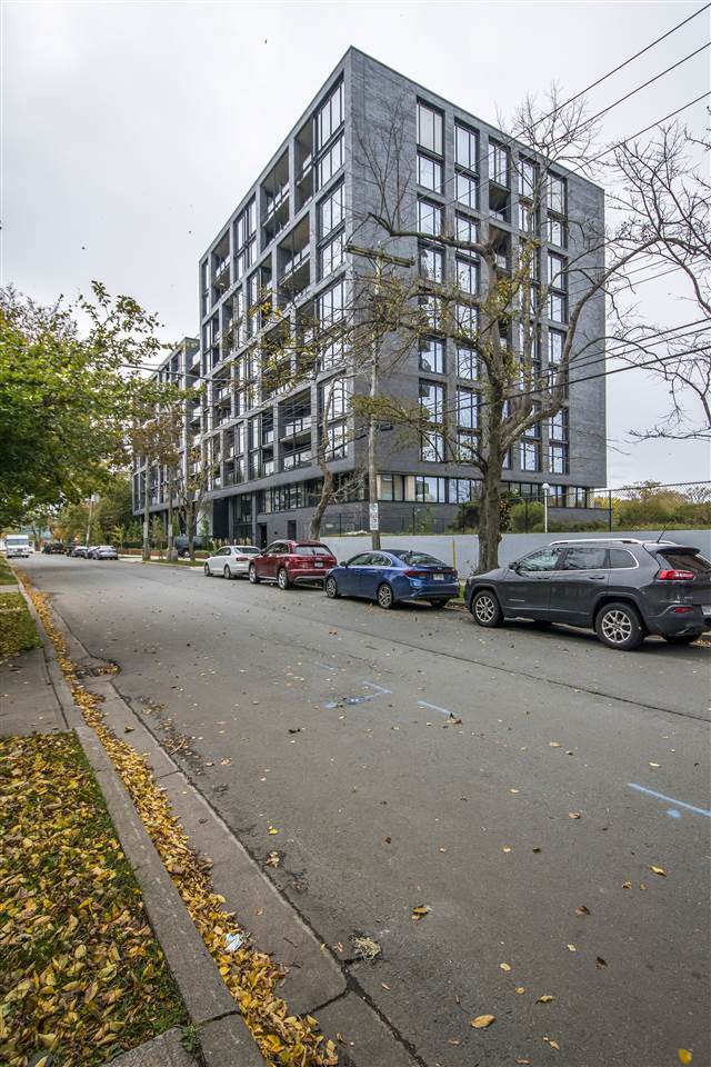 1048 Wellington Street - Photo 1