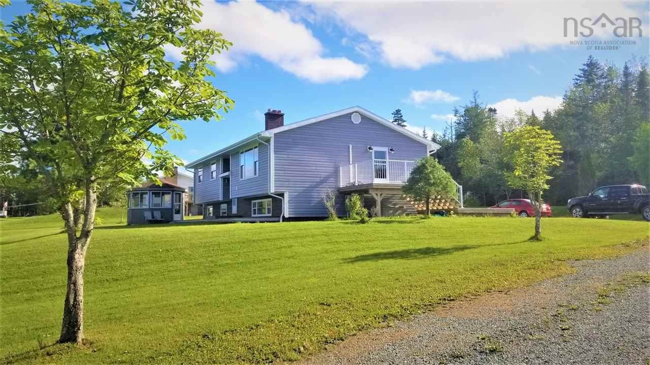 110 De Raymond Street - Photo 1