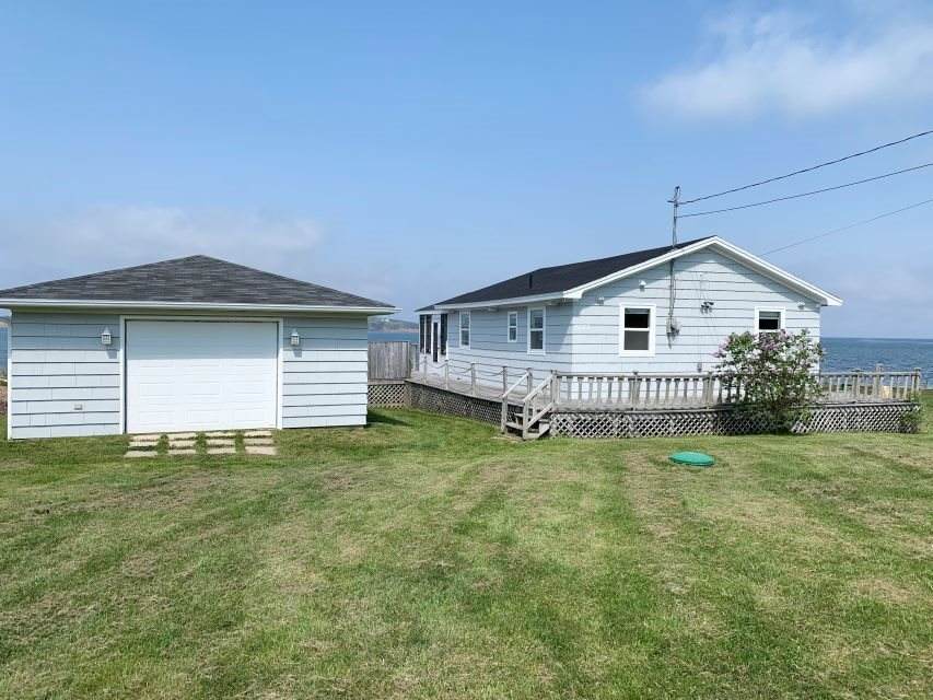 8673 19 Highway - Photo 1