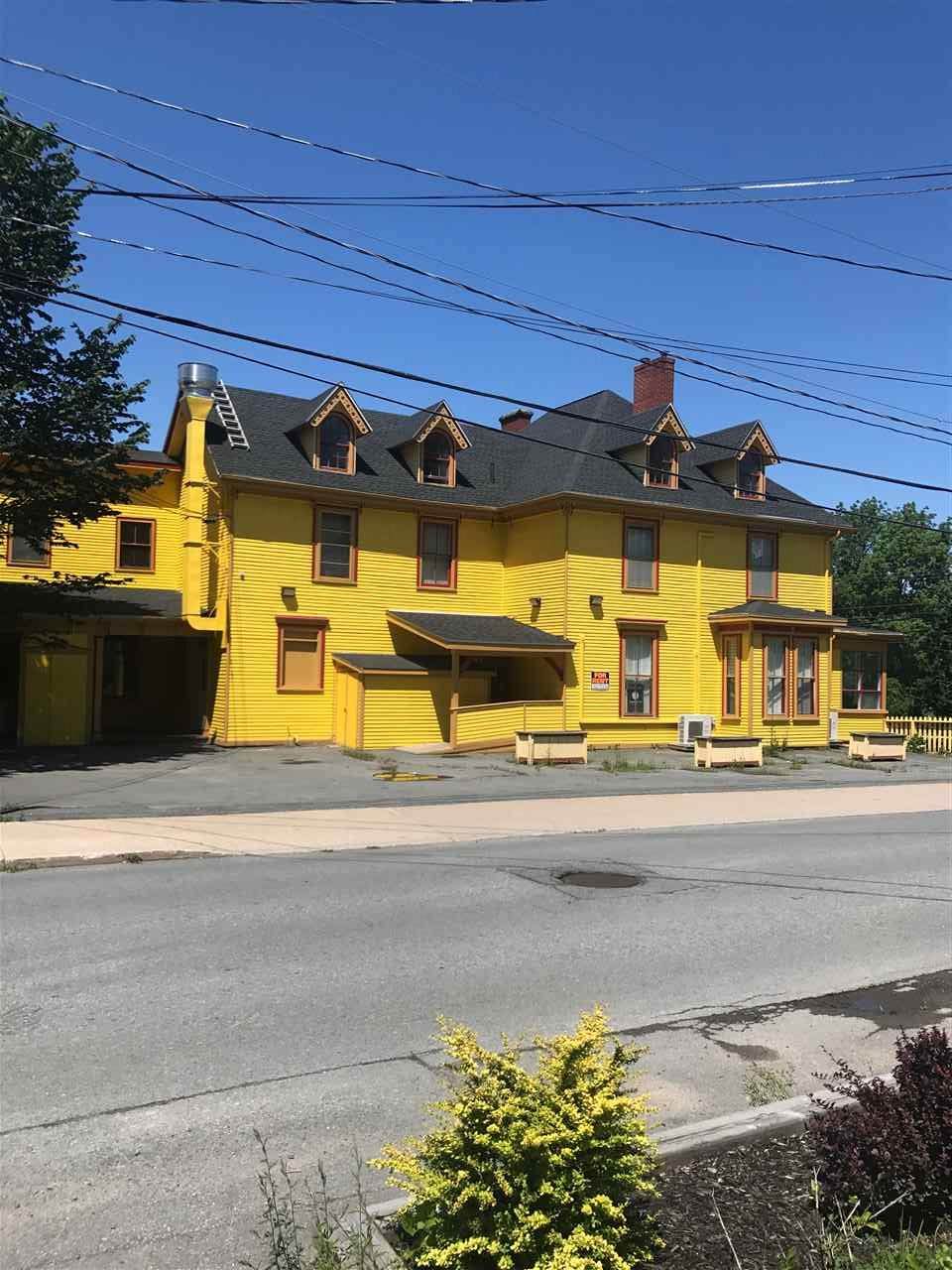 535 & 523 Albert Street - Photo 1