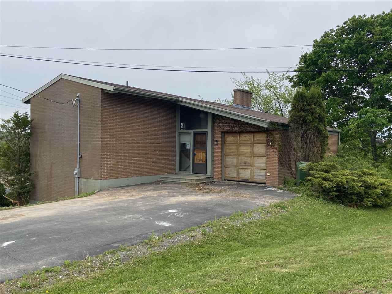 196 Linden Avenue - Photo 1