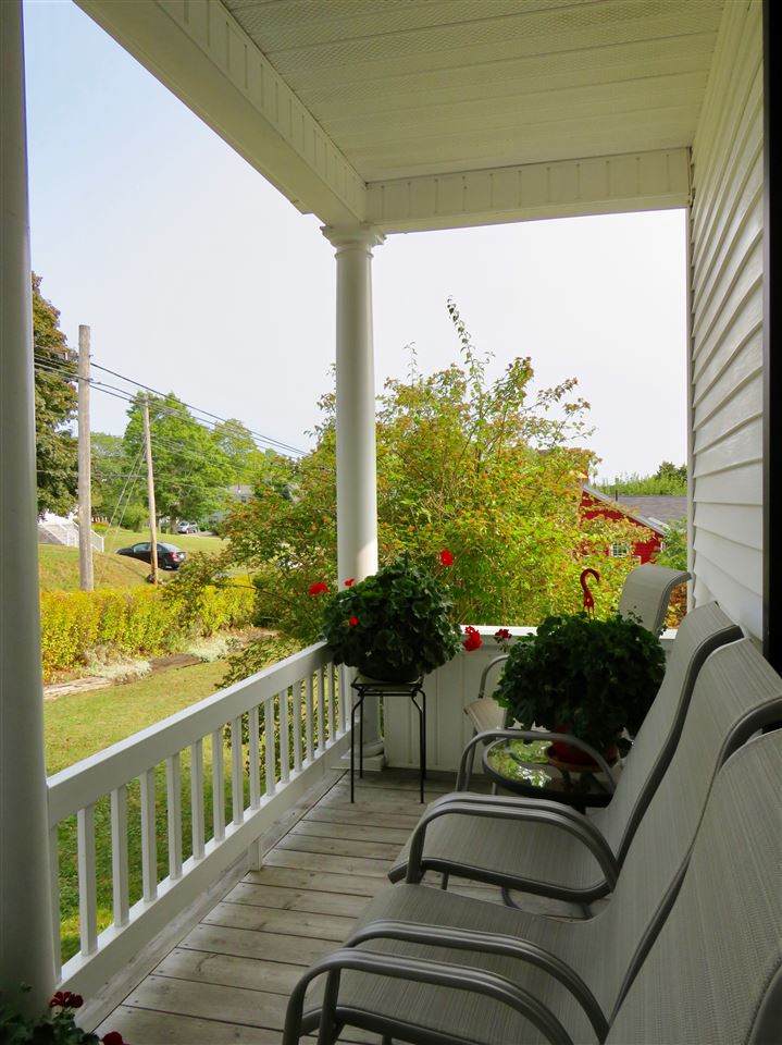 151 Green Street - Photo 1