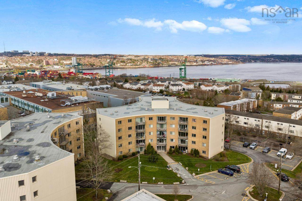 5561 Heatherwood Court - Photo 1
