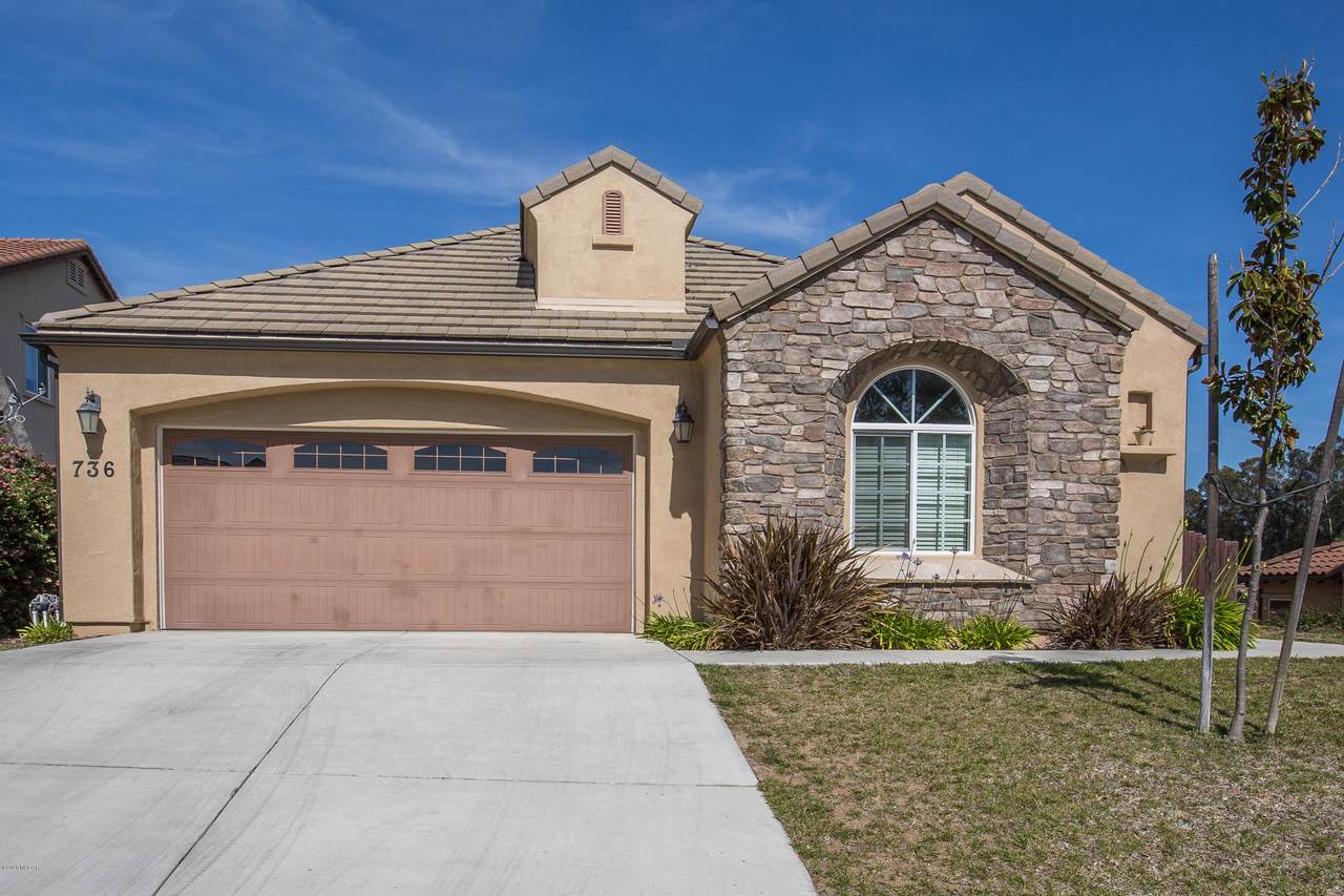 736 Pluto Avenue - Photo 1