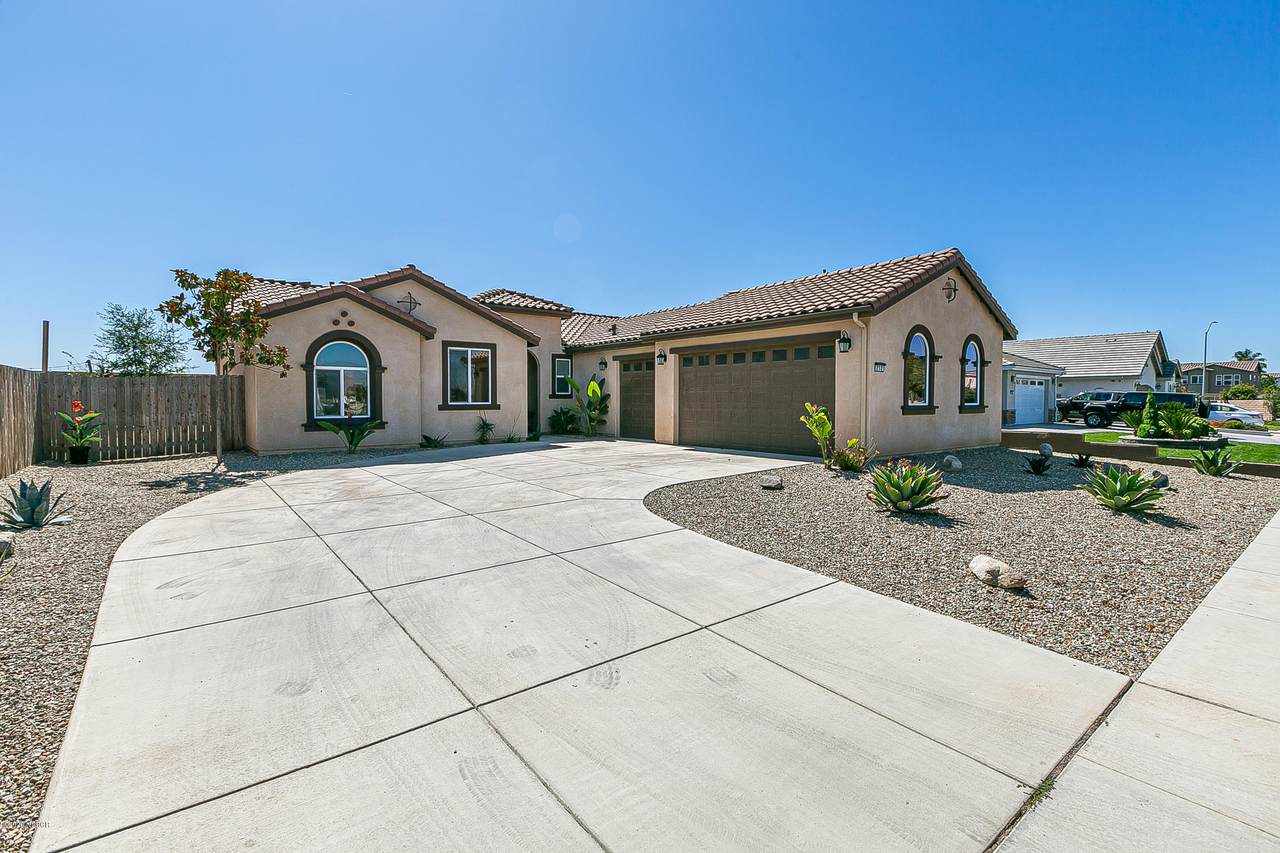 212 Siratt Drive - Photo 1