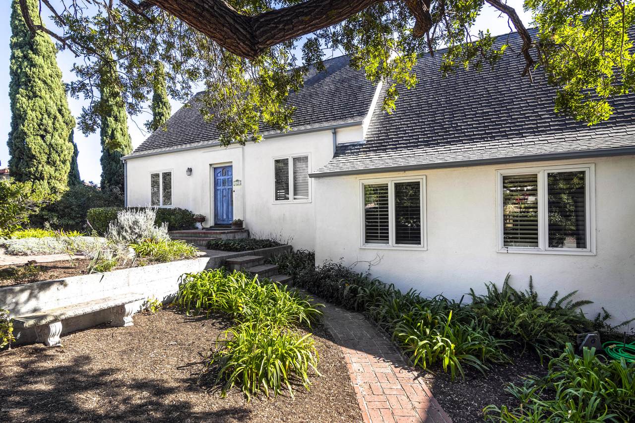 420 Las Alturas Road - Photo 1