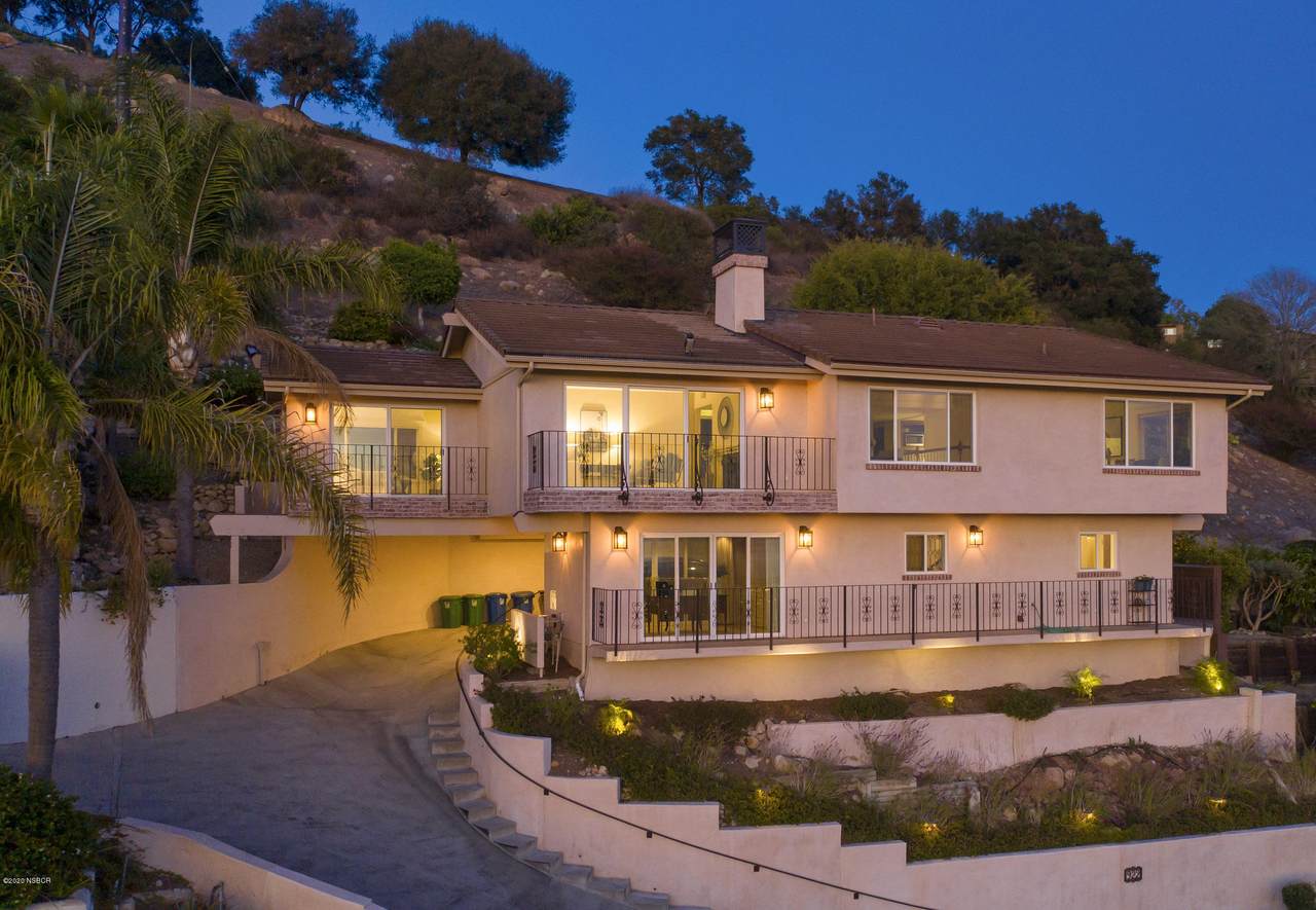 922 Roble Lane - Photo 1