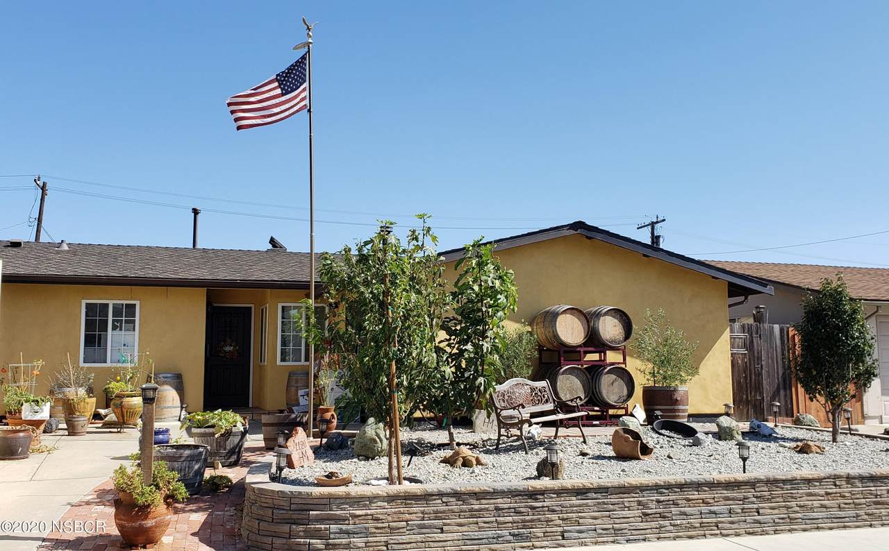 1120 Jasmine Street - Photo 1