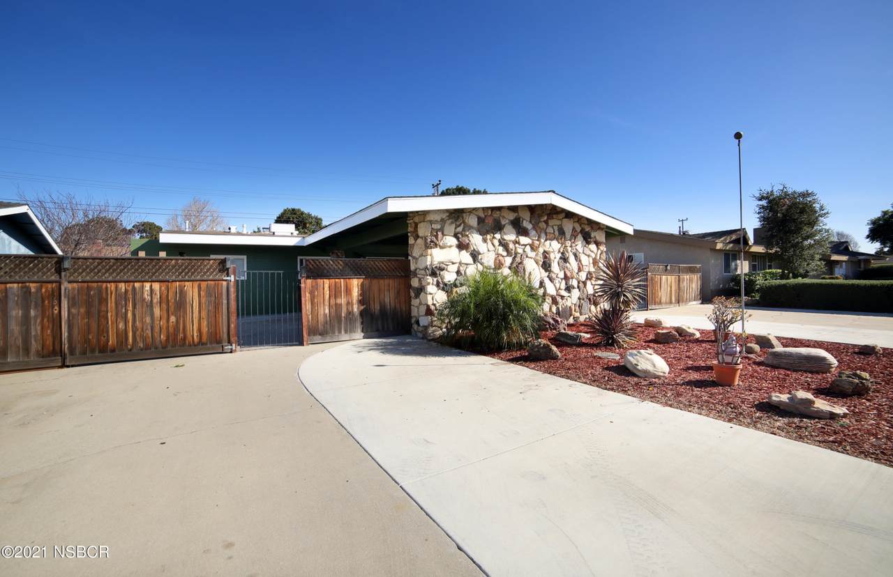 516 Scott Drive - Photo 1