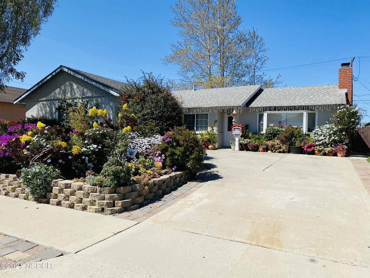1025 Poppy Street - Photo 1