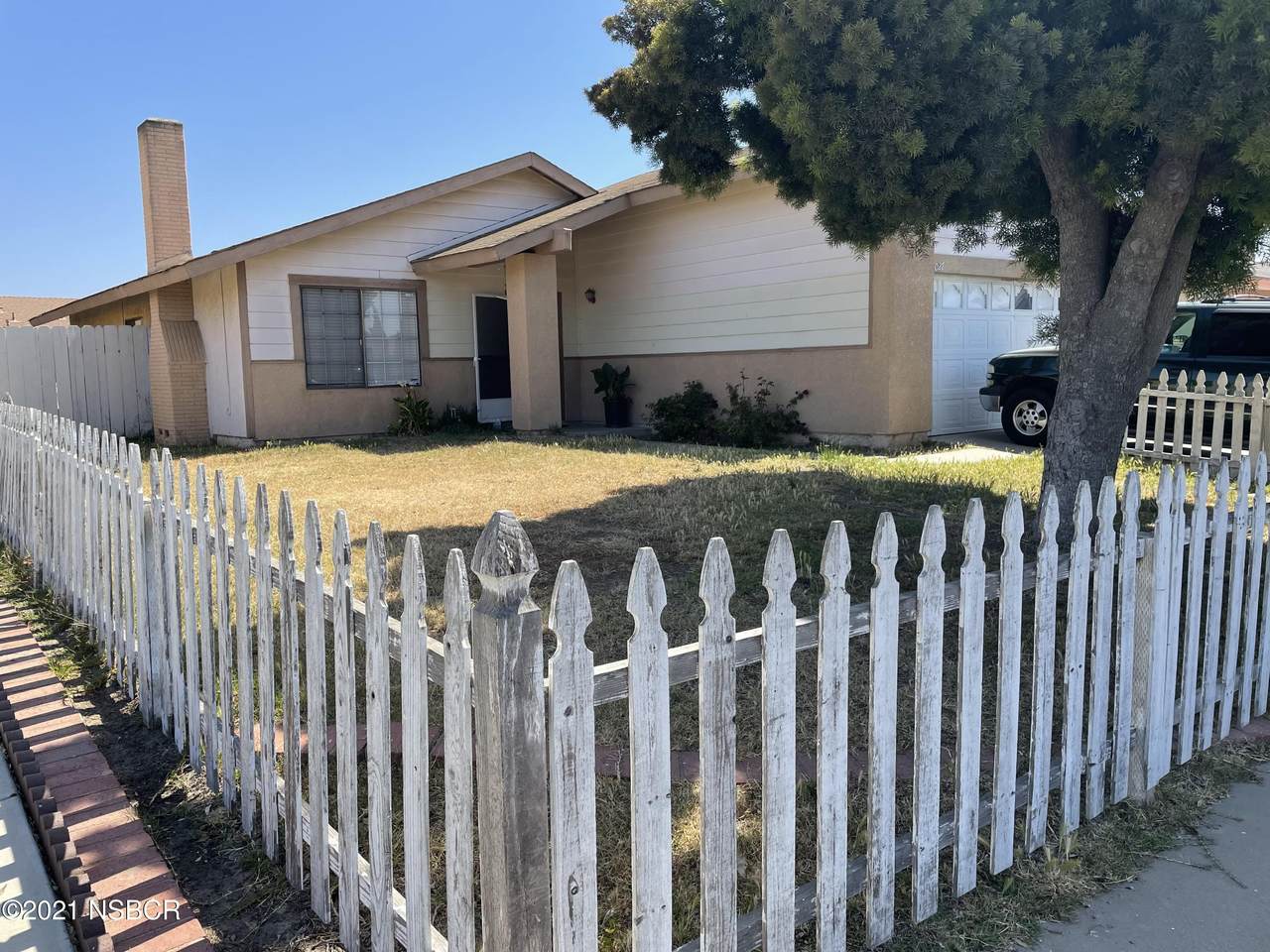 1027 Winston - Photo 1