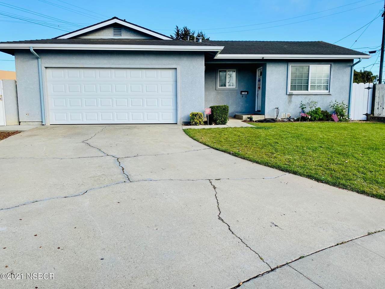 1384 Yale Place - Photo 1