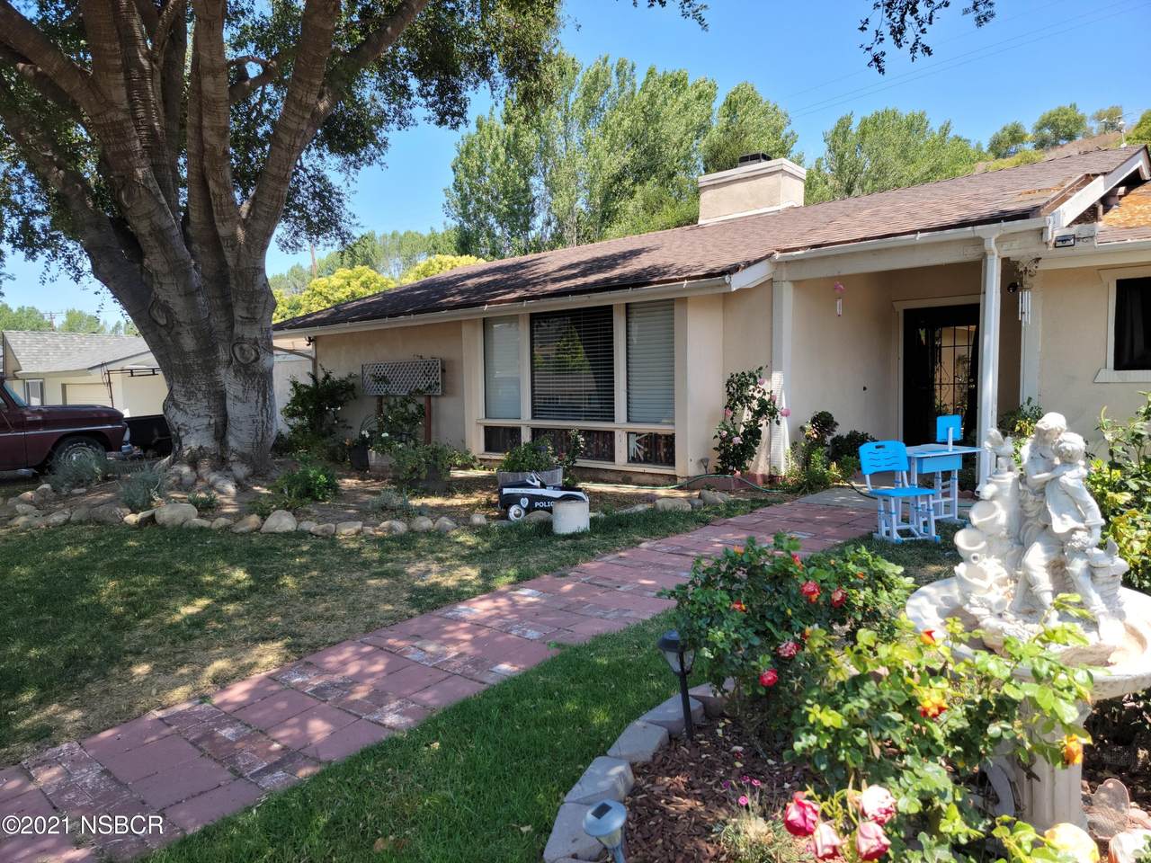 407 Glennora Way - Photo 1