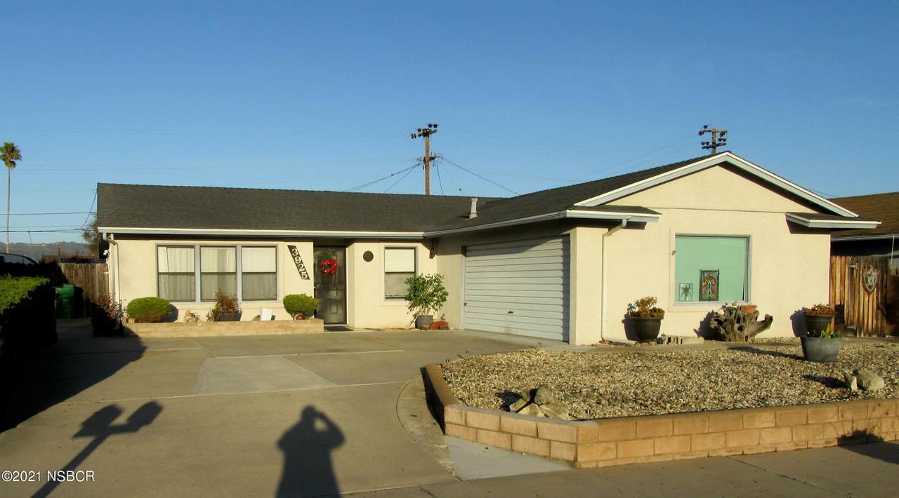 3925 Neptune Avenue - Photo 1