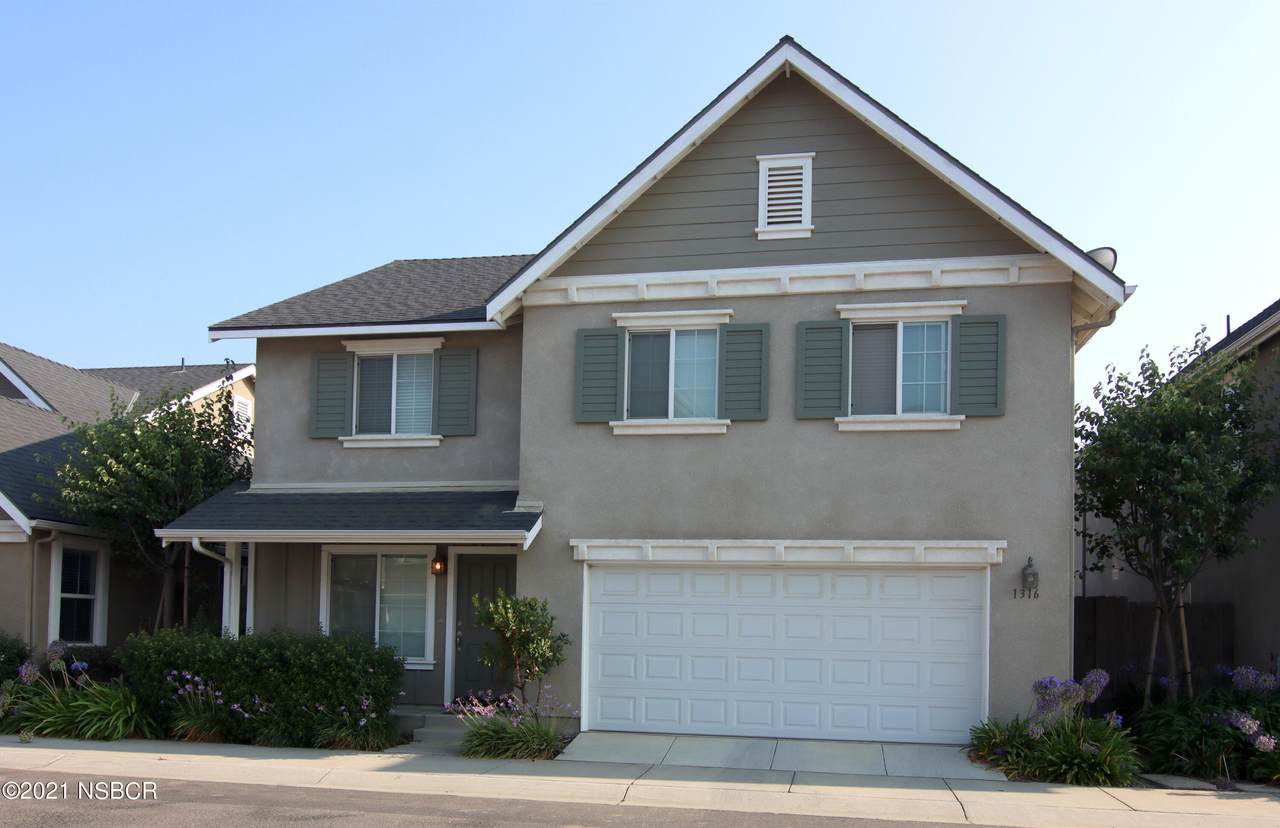 1316 Plum Avenue - Photo 1
