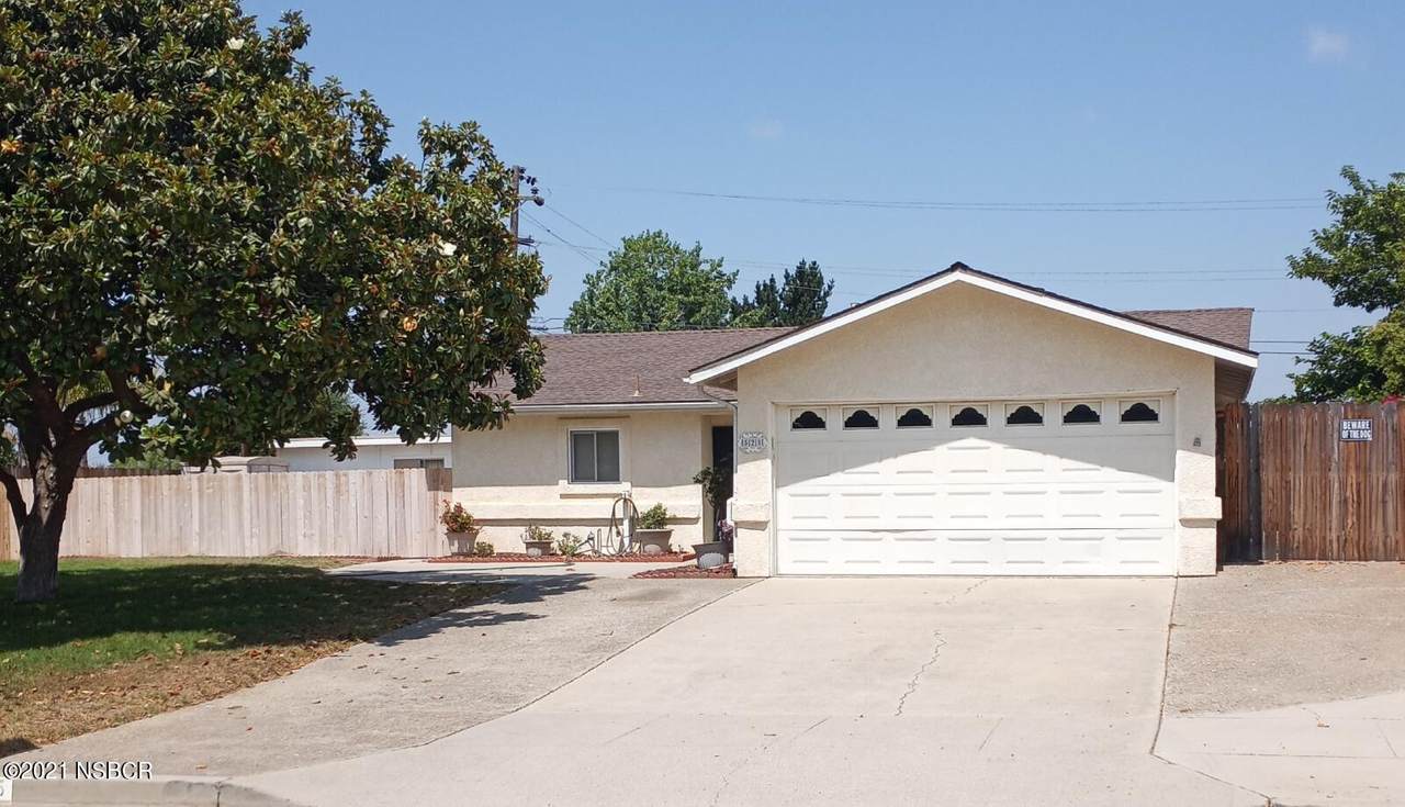 525 Primrose Lane - Photo 1