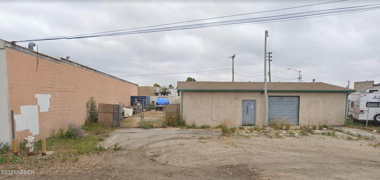 945 4th Street - Photo 1