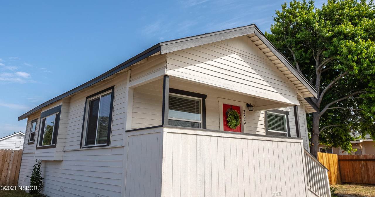 303 Hickory Avenue - Photo 1