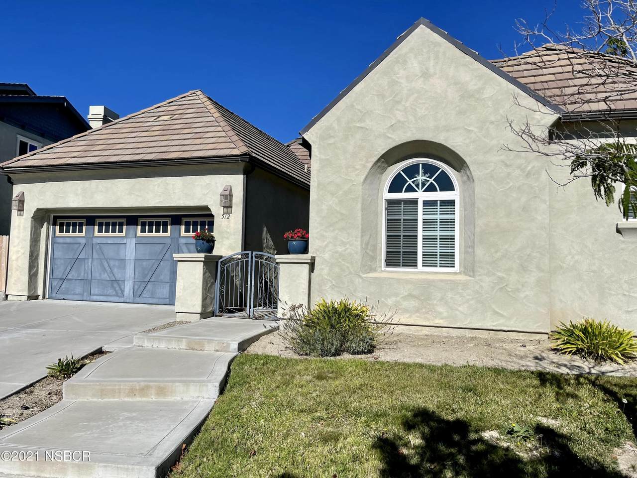 512 Palomar Circle - Photo 1