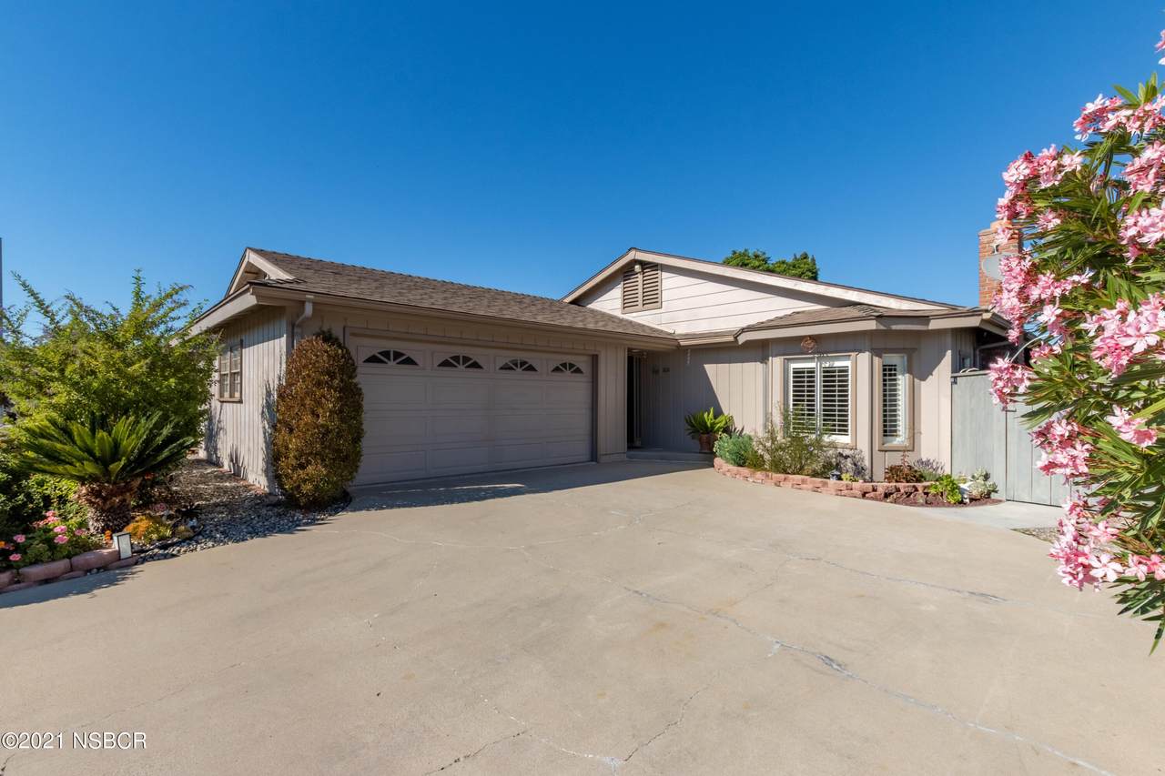 1051 Columbus Drive - Photo 1