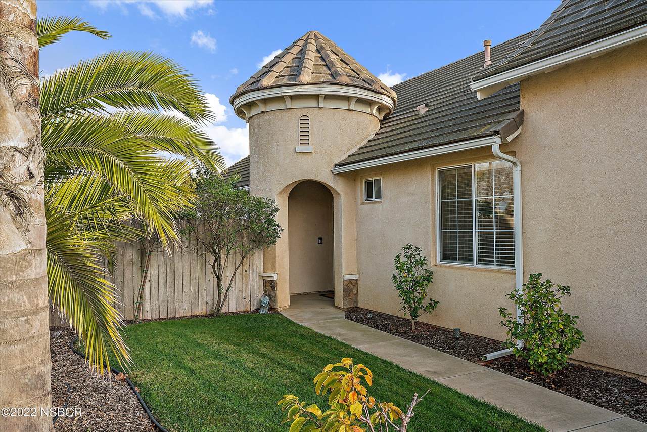 1608 Paraiso Drive - Photo 1
