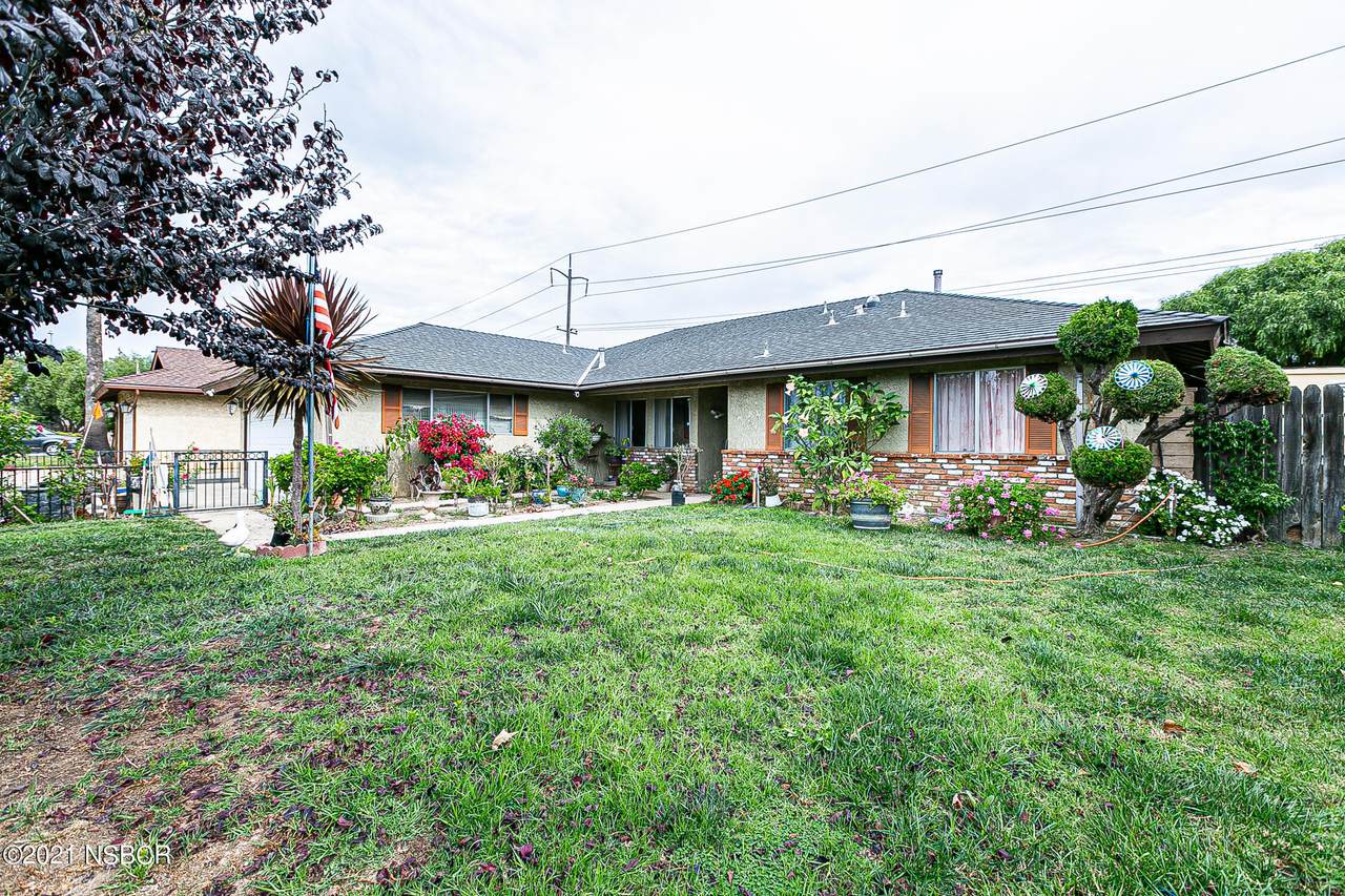 1108 E Street - Photo 1