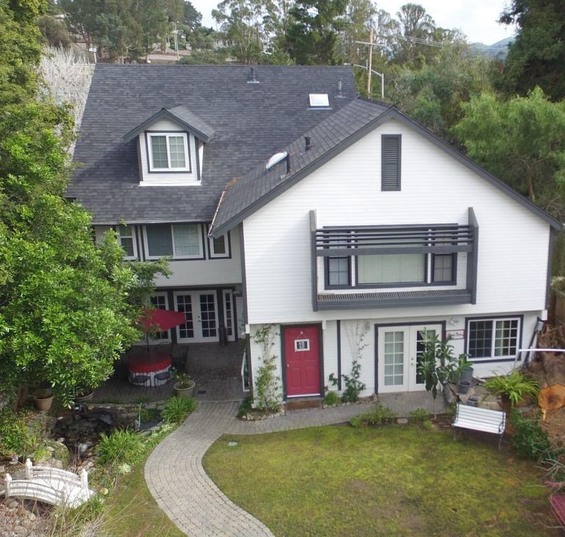 210 Oak Street - Photo 1
