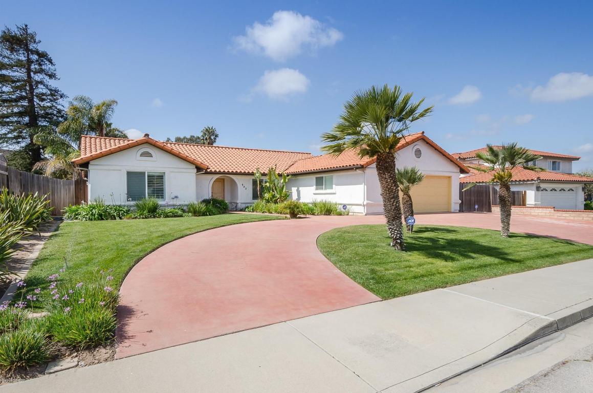 942 Camelot Drive - Photo 1