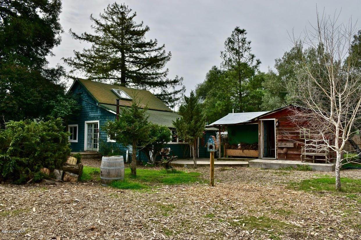 165 Leslie Street - Photo 1