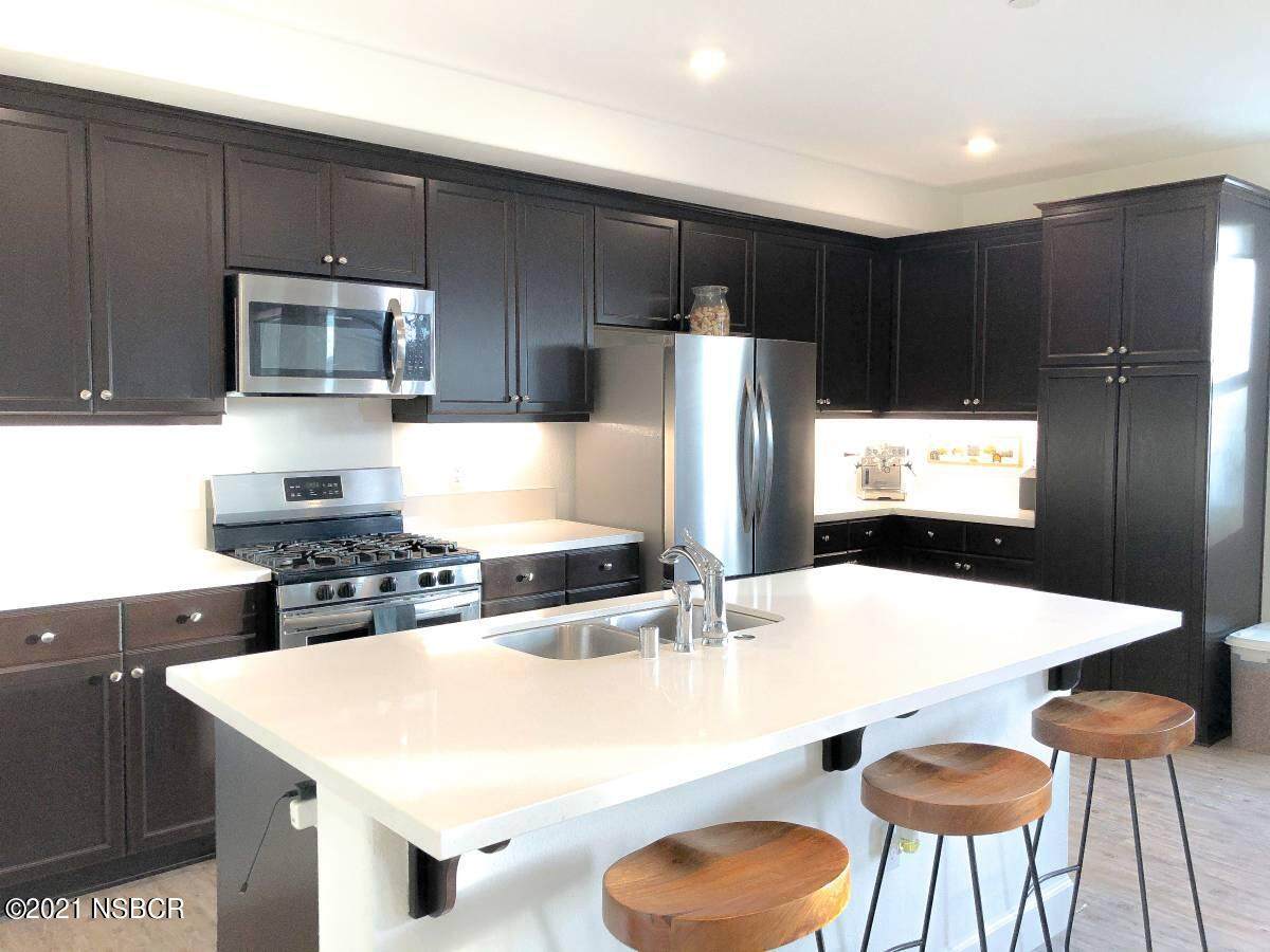 224 Bainbridge Court - Photo 1