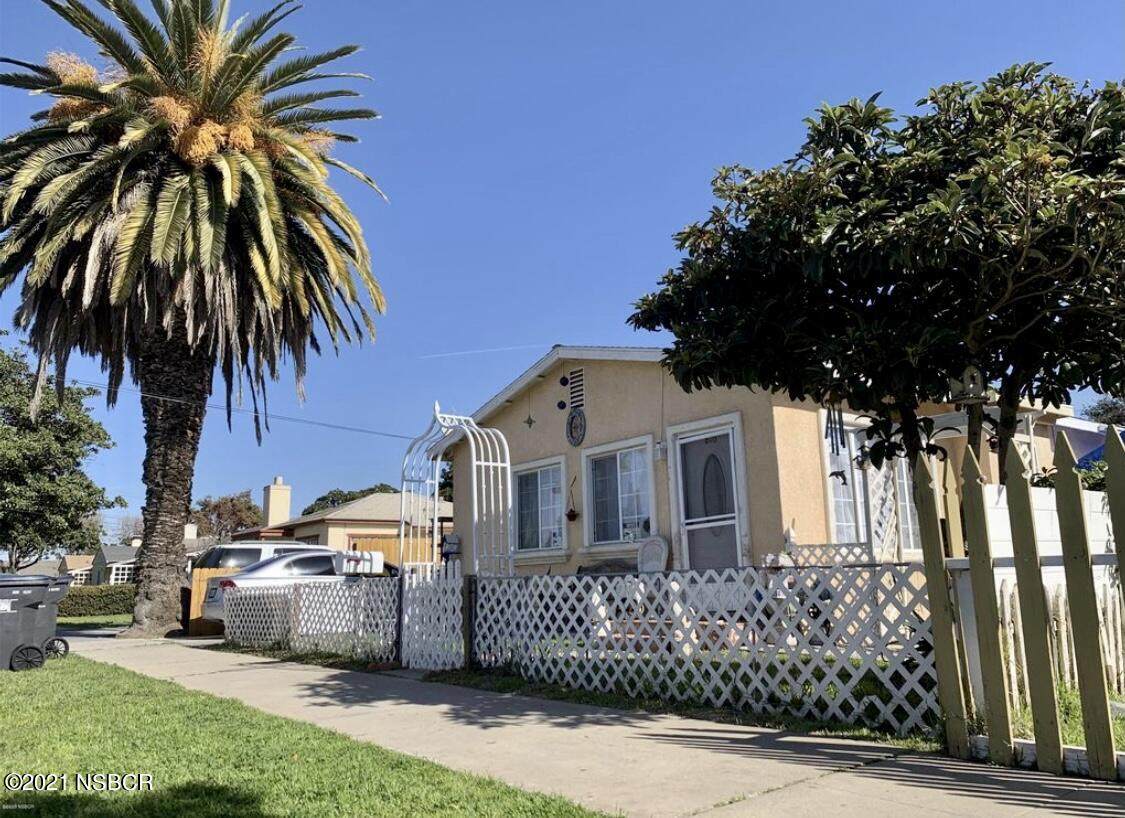 816 Pine Street - Photo 1