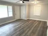 1701 Leslie Street - Photo 3