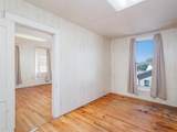 702 Avenue B - Photo 33