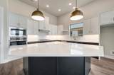 7812 Pondview Lane - Photo 9