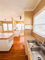 910 College Street - Photo 13