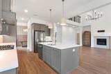 1421 Valor Way - Photo 16