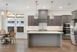 1421 Valor Way - Photo 17