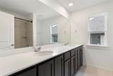 1421 Valor Way - Photo 33