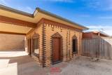 944 Commercial Ave - Photo 2