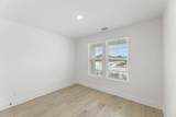 712 Hawthorn Lane - Photo 15