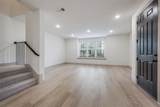 512 Parkside Drive - Photo 3