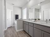 16032 Farringdon Way - Photo 17