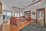 817 Turnberry Drive - Photo 4