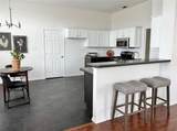 609 Oak Street - Photo 9