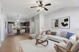 208 Shelley - Photo 4