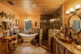 1070 Fm 2137 - Photo 26