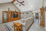 19135 Bynum - Photo 10