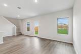 708 Hillcrest Boulevard - Photo 8