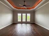 1930 Fair Oaks Lane - Photo 4