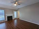 2008 Valley Falls Avenue - Photo 4
